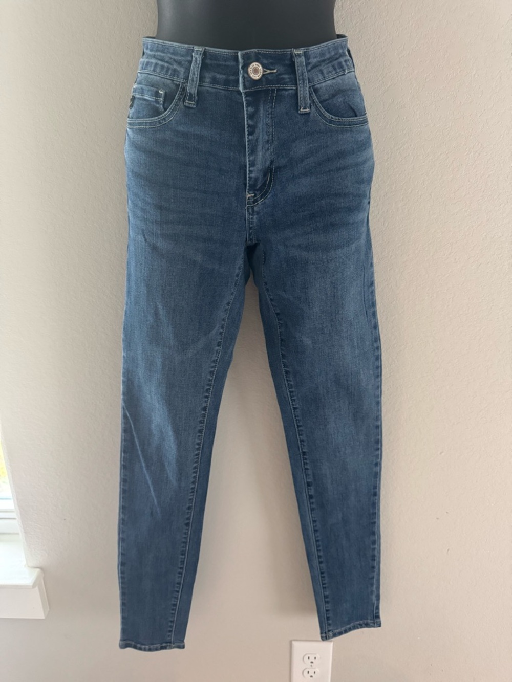 KanCan Women's Skinny Jeans in Medium Blue Wash